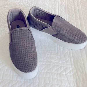 Outwoods Platform Slip on Sneaker-Size 5